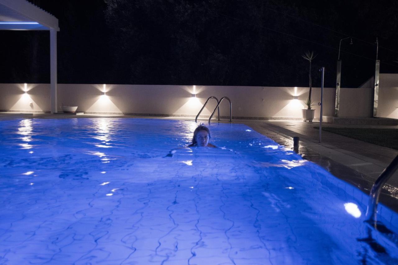 Ξενοδοχείο Oasis Περιγιάλι Εξωτερικό φωτογραφία